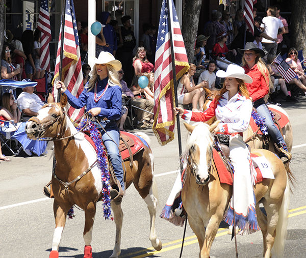 Parade 3